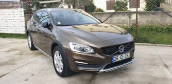 Volvo V60 Cross Country D3 Momentum