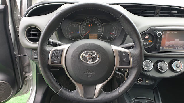Toyota Yaris D4D Exclusive completo