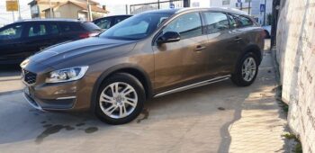 Volvo V60 Cross Country D3 Momentum