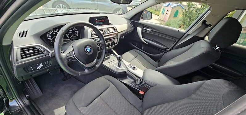 BMW Série 1 116D Sport Line Auto 2019 completo