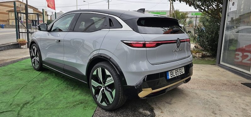 Renault Mégane E-Tech EV60 Iconic 220cv completo