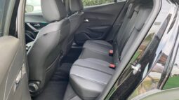 PEUGEOT E-2008 de 2023 100% eléctrico, completo