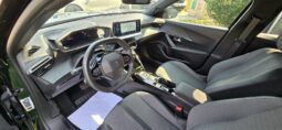 PEUGEOT E-2008 de 2023 100% eléctrico, completo
