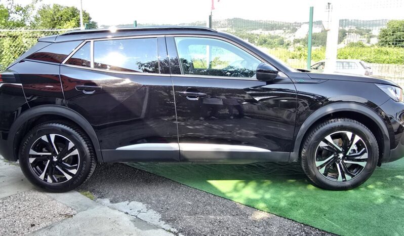 PEUGEOT E-2008 de 2023 100% eléctrico, completo