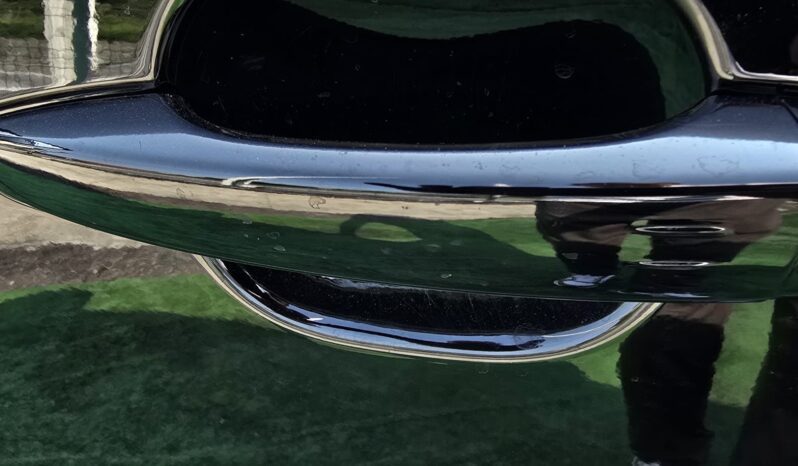 PEUGEOT E-2008 de 2023 100% eléctrico, completo