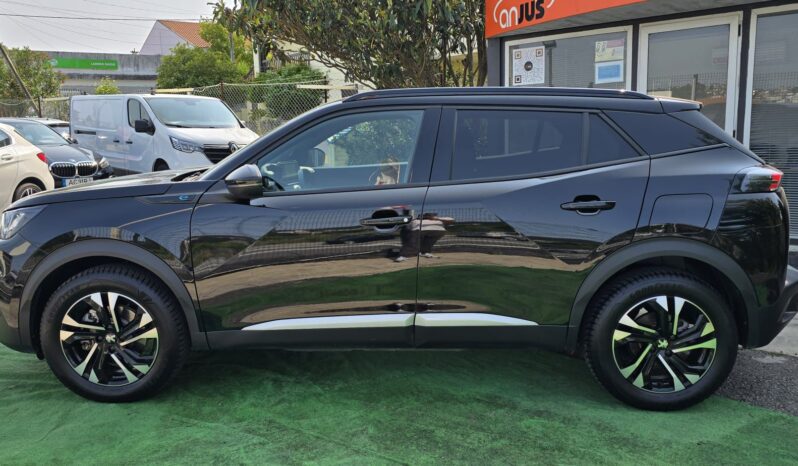 PEUGEOT E-2008 de 2023 100% eléctrico, completo