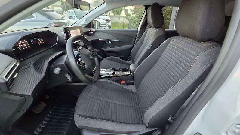 PEUGEOT E-208 Style 50KW 100% eléctrico completo