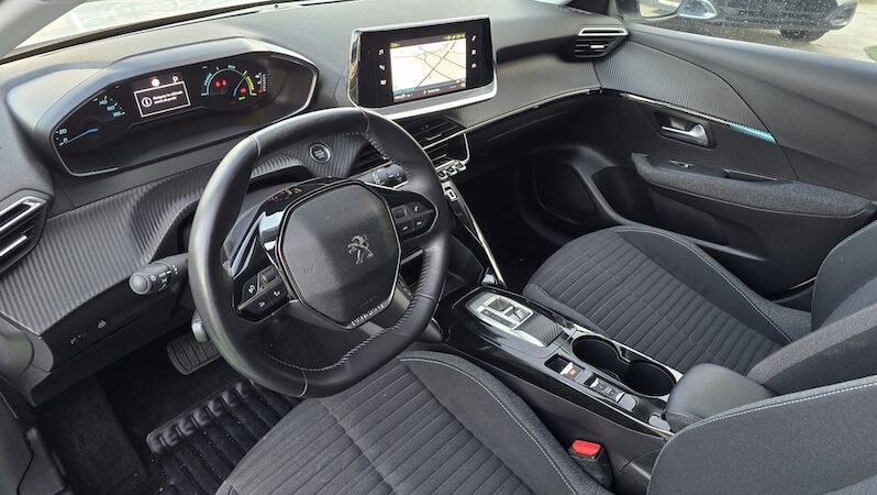 PEUGEOT E-208 Style 50KW 100% eléctrico completo