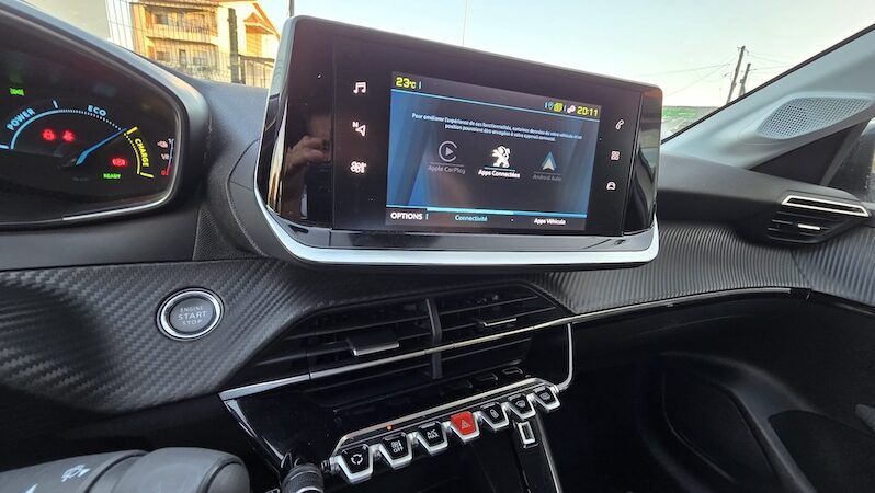 PEUGEOT E-208 Style 50KW 100% eléctrico completo