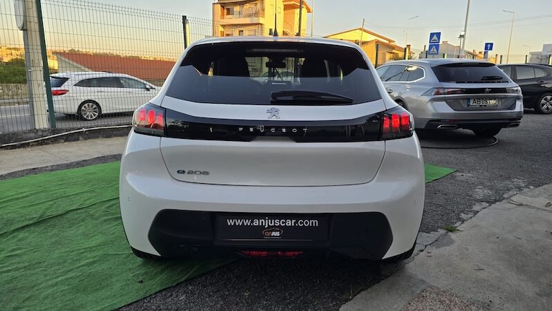 PEUGEOT E-208 Style 50KW 100% eléctrico completo