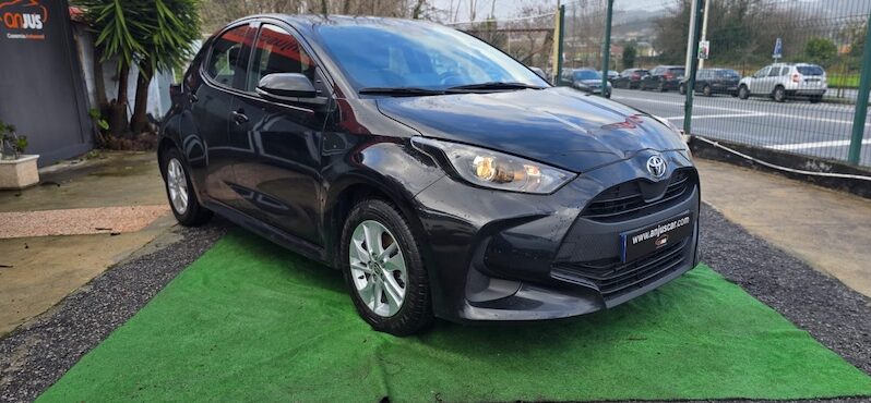 Toyota Yaris 1.0 VVT-i Comfort 2021 | 5L/100km Safety Sense completo