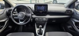 Toyota Yaris 1.0 VVT-i Comfort 2021 | 5L/100km Safety Sense completo
