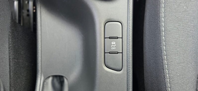 Toyota Yaris 1.0 VVT-i Comfort 2021 | 5L/100km Safety Sense completo