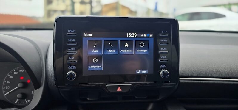 Toyota Yaris 1.0 VVT-i Comfort 2021 | 5L/100km Safety Sense completo