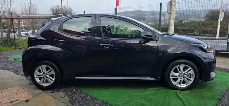 Toyota Yaris 1.0 VVT-i Usado Comfort Plus 2021 | Anjuscar completo