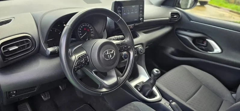 Toyota Yaris 1.0 VVT-i Usado Comfort Plus 2021 | Anjuscar completo