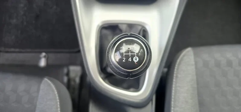 Toyota Yaris 1.0 VVT-i Usado Comfort Plus 2021 | Anjuscar completo