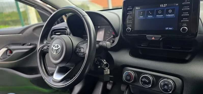 Toyota Yaris 1.0 VVT-i Usado Comfort Plus 2021 | Anjuscar completo