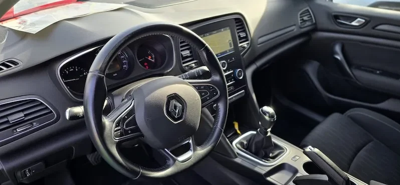 Renault Mégane Sport Tourer 2021 | Stand Anjuscar Porto completo