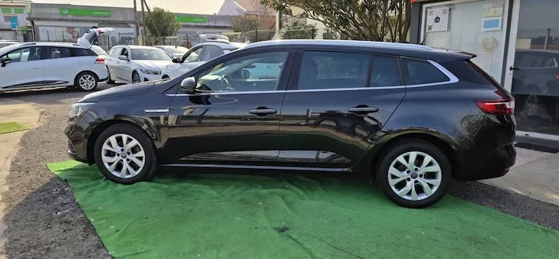 Renault Mégane Sport Tourer 2021 | Stand Anjuscar Porto completo