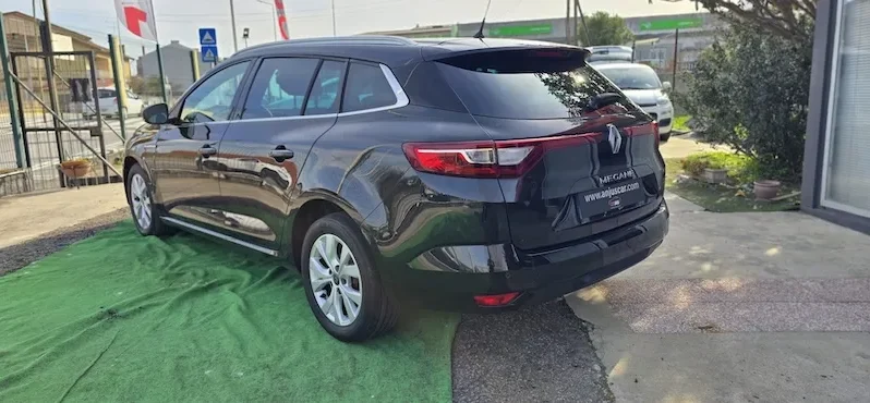 Renault Mégane Sport Tourer 2021 | Stand Anjuscar Porto completo