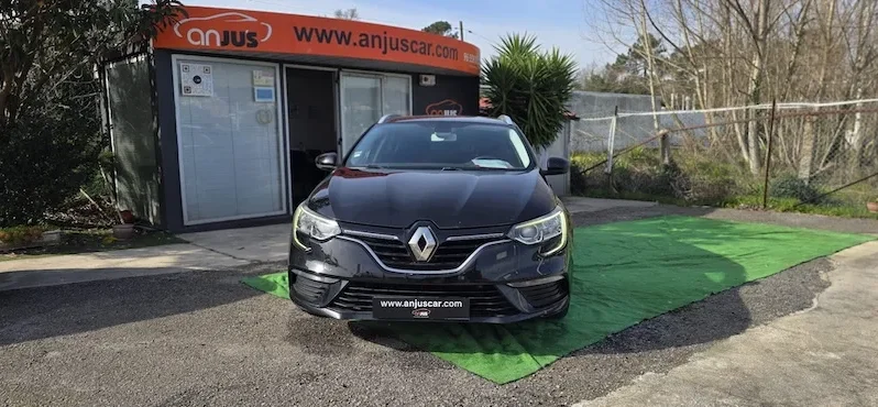 Renault Mégane Sport Tourer 2021 | Stand Anjuscar Porto completo