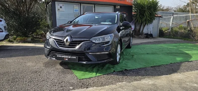 Renault Mégane Sport Tourer 2021 | Stand Anjuscar Porto completo