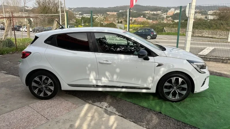 Renault Clio V 1.0 TCe Limited Bi-Fuel 2021 – Econômico e Completo completo