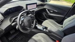 Peugeot e-2008 50kWh Allure 2025 à Venda no Porto | Garantia de fábrica completo