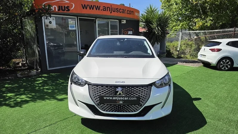 Peugeot e-208 Style 50kWh 2023 136cv 37 mil km completo