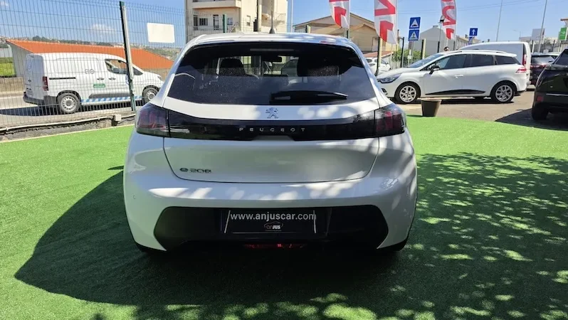 Peugeot e-208 Style 50kWh 2023 136cv 37 mil km completo