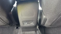 Peugeot e-2008 50kWh Allure 2025 à Venda no Porto | Garantia de fábrica completo