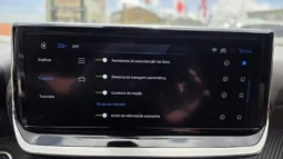 Peugeot e-2008 50kWh Allure 2025 à Venda no Porto | Garantia de fábrica completo