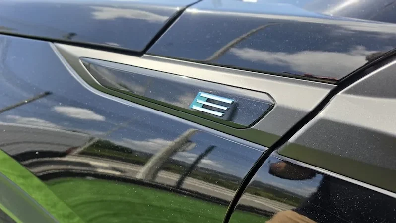 Peugeot e-2008 50kWh Allure 2025 à Venda no Porto | Garantia de fábrica completo