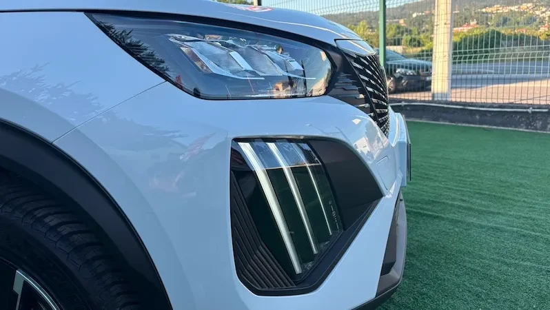 Peugeot e-2008 54 kWh Style 2025 | Porto em Gondomar | Stand Anjuscar completo