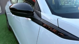 Peugeot e-2008 54 kWh Style 2025 | Porto em Gondomar | Stand Anjuscar completo
