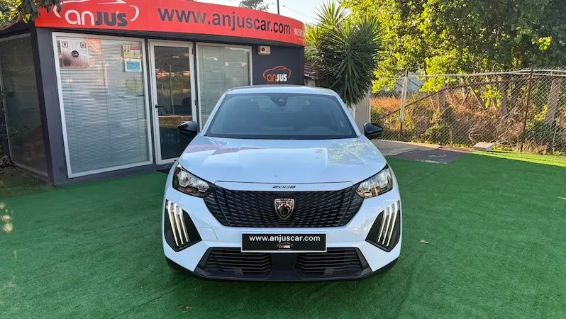 Peugeot e-2008 54 kWh Style 2025 | Porto em Gondomar | Stand Anjuscar completo