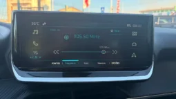 Peugeot e-2008 54 kWh Style 2025 | Porto em Gondomar | Stand Anjuscar completo
